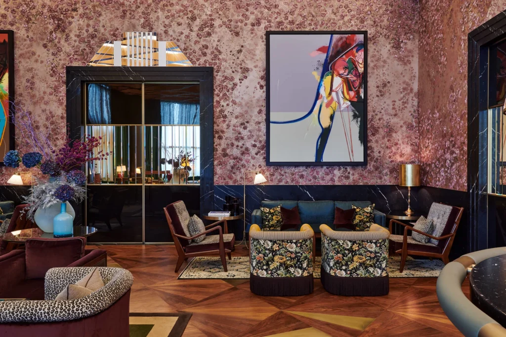 Private members' club